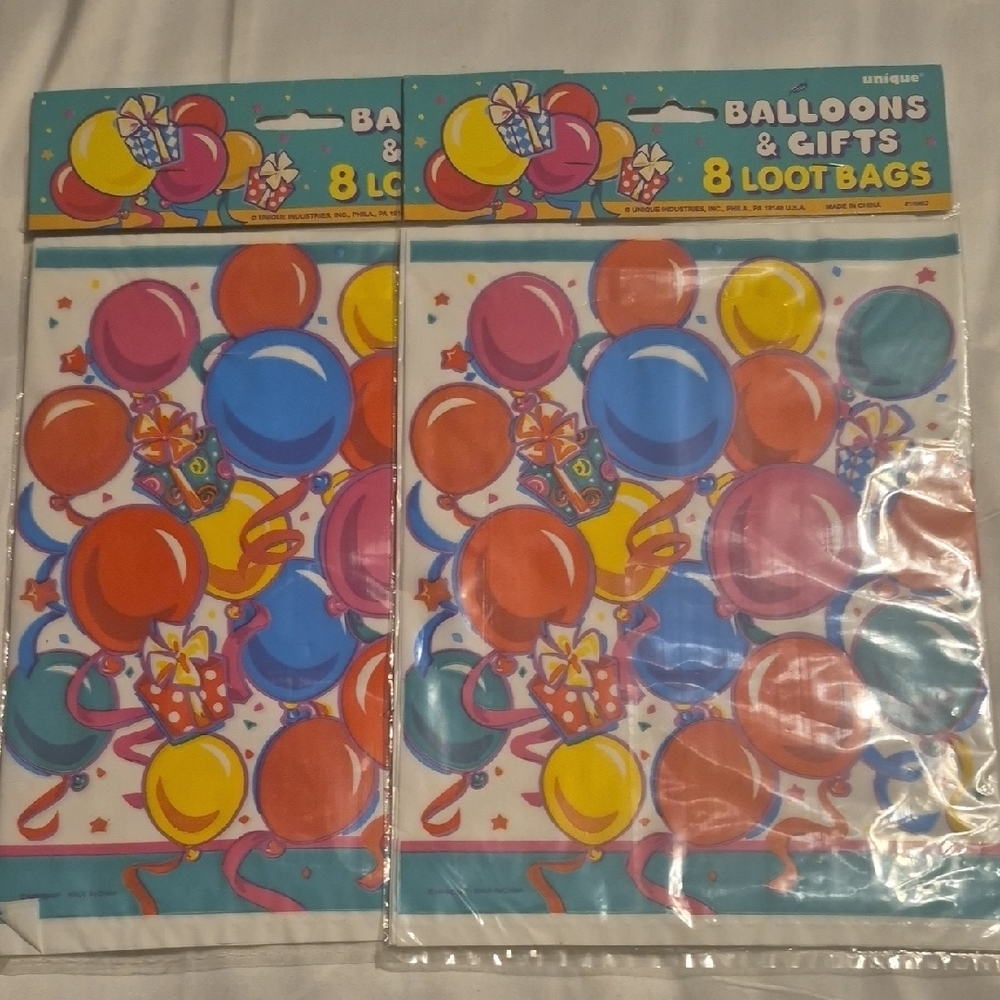 Colorful Balloon and Gift Loot Bags 2 Set Total Of 16 Bags
